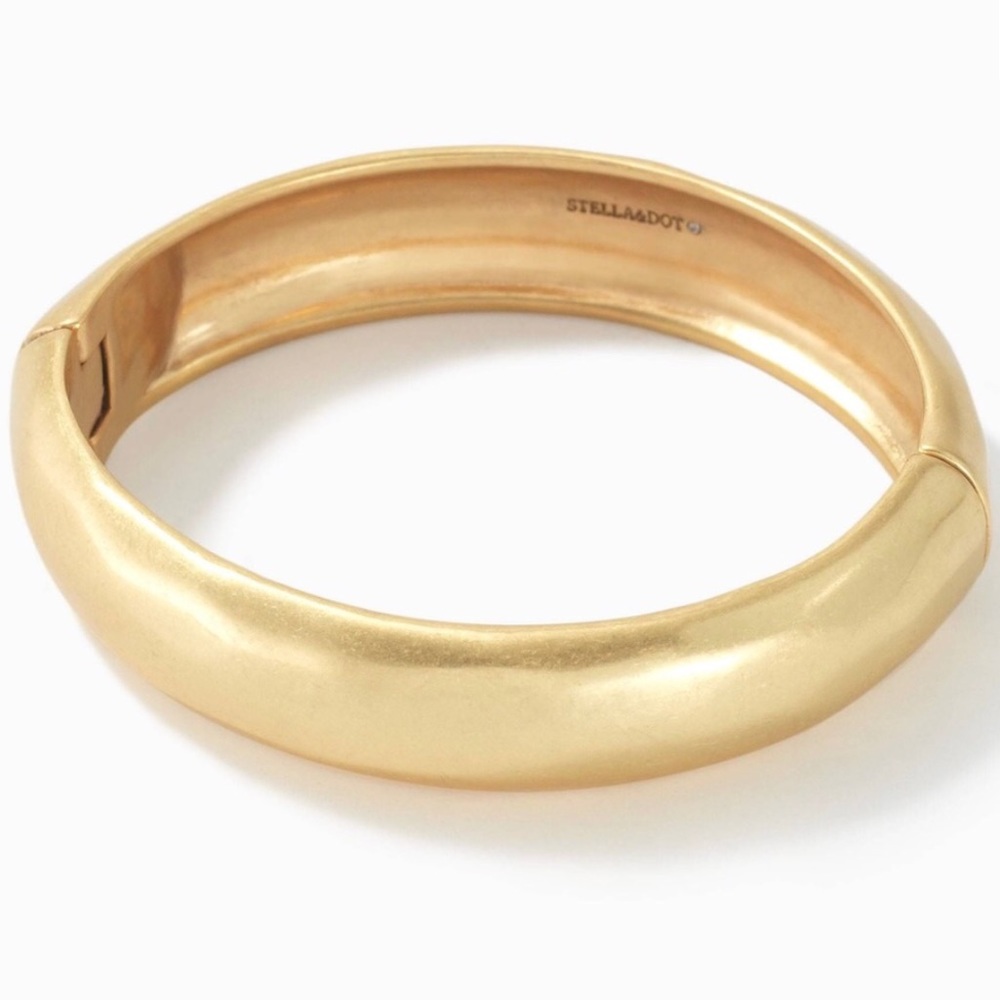 Stella & Dot | ⚜️Sculptural [GOLD] Essential Cuff - Picture 2 of 11